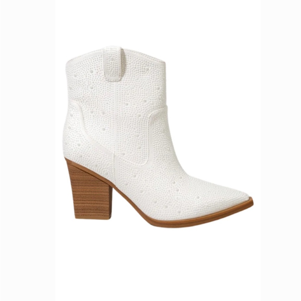 NWT MIA Dawson White Cowboy Boots